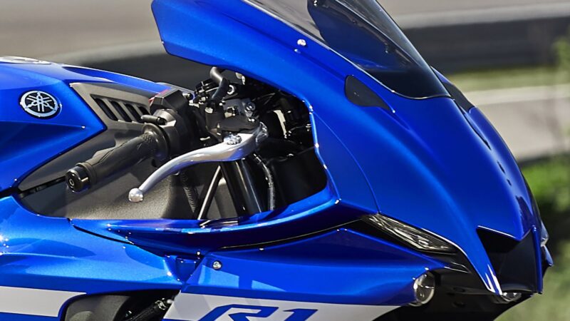 2020 Yamaha YZF1000R1 EU Yamaha Blue Detail 008 03 2