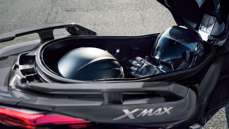 2021 Yamaha XMAX125 EU Detail 004 03