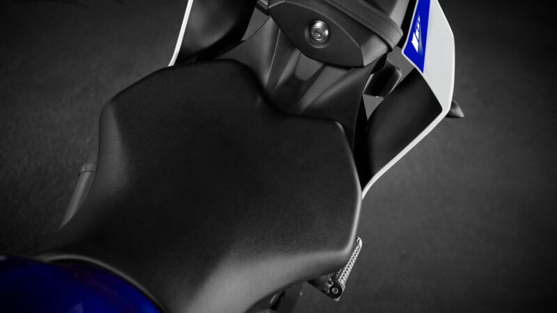 2021 Yamaha YZFR6RACE EU Detail 009 03