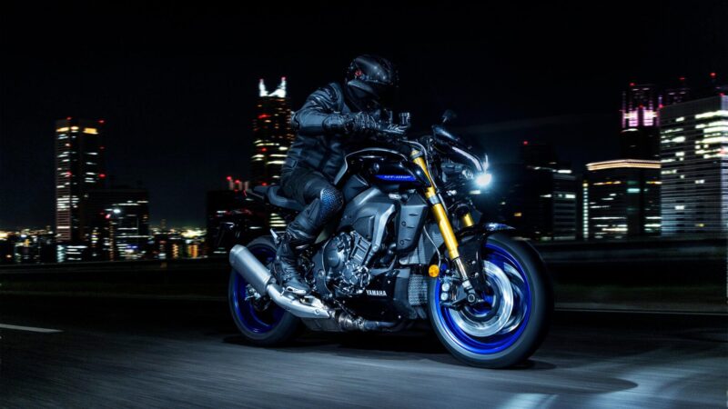 2022 Yamaha MT10DX EU Icon Performance Action 004 03