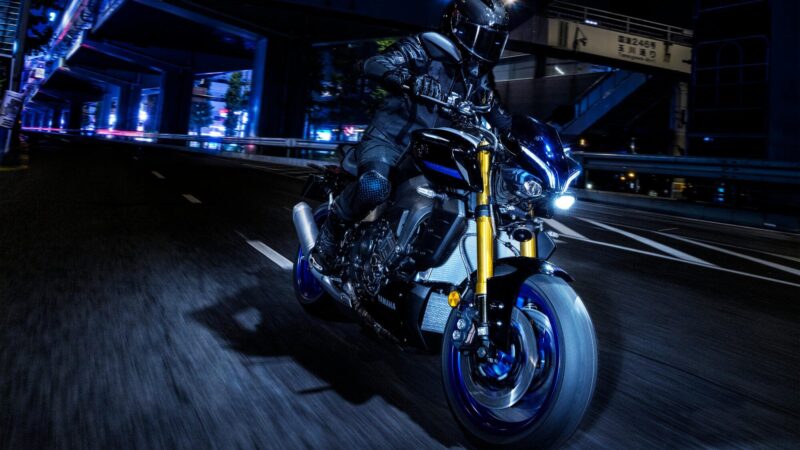 2022 Yamaha MT10DX EU Icon Performance Action 007 03