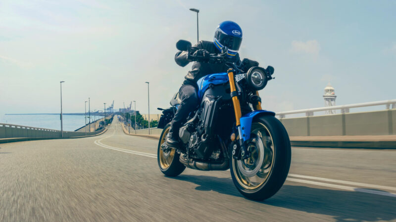 2022 Yamaha XS850 EU Legend Blue Action 007 03