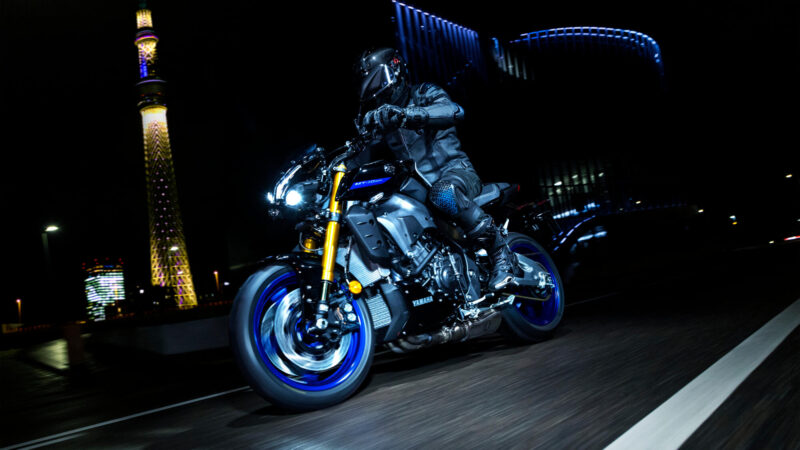 2023 Yamaha MT10DX EU Icon Performance Action 002 03