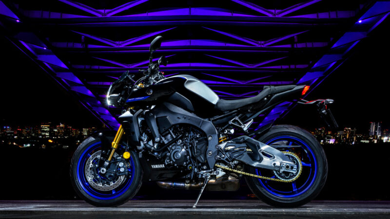 2023 Yamaha MT10DX EU Icon Performance Static 001 03