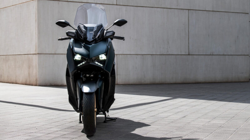 2023 Yamaha XMAX300ASP EU Dark Petrol Static 007 03