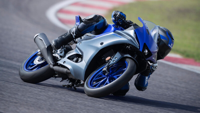 2023 Yamaha YZF R125 EU Icon Blue Action 005 03