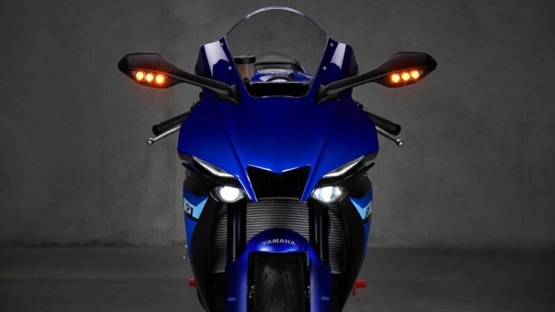2024 Yamaha YZF1000R1 EU Detail 001 03