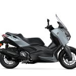 2025 Yamaha XMAX300ASV EU Ceramic Grey Studio 002 03