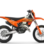 PHO BIKE 90 RE KTM enduro 125 xc w right side view studio image SALL AEPI V1