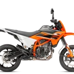 PHO BIKE 90 RE Supermoto KTM 2025 125 smc r orange t right side view SALL AEPI V1