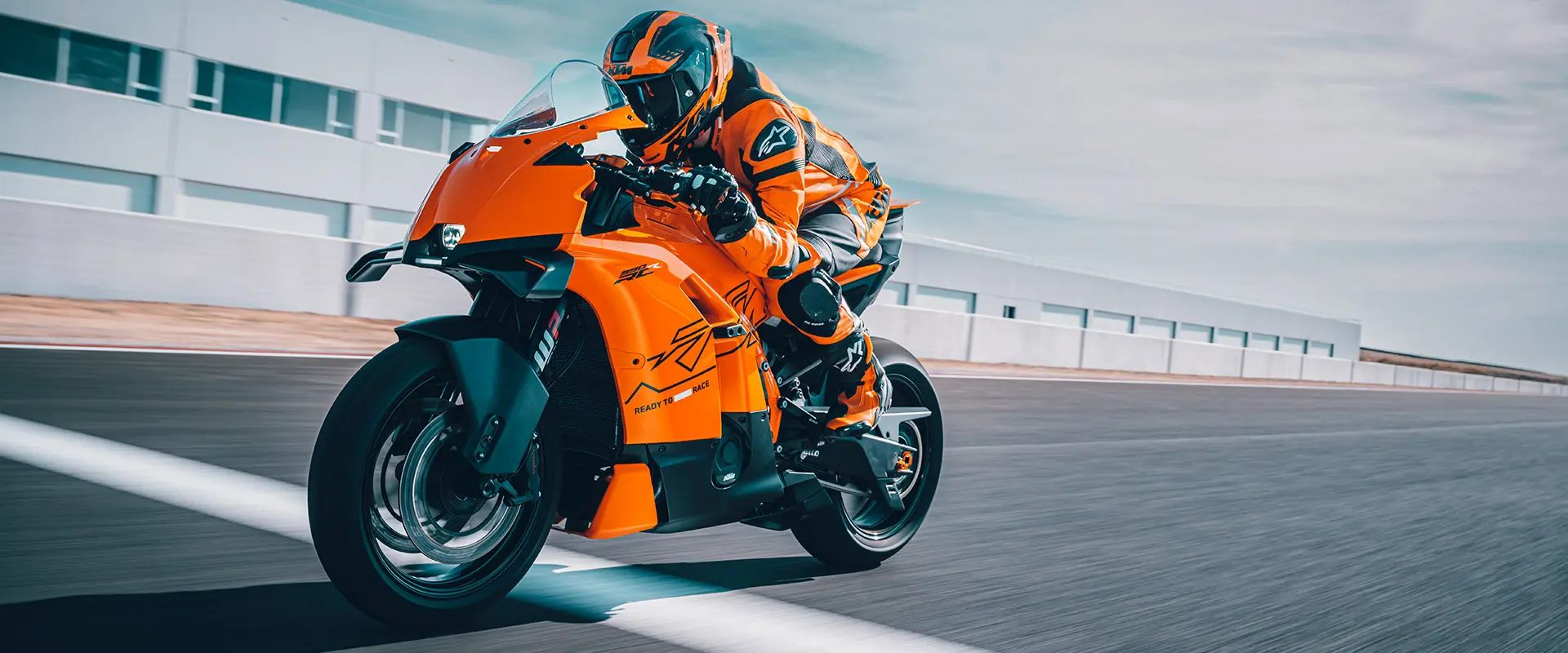 PHO BIKE DET KTM supersport 990 rcr desktop action 1 SALL AEPI V1