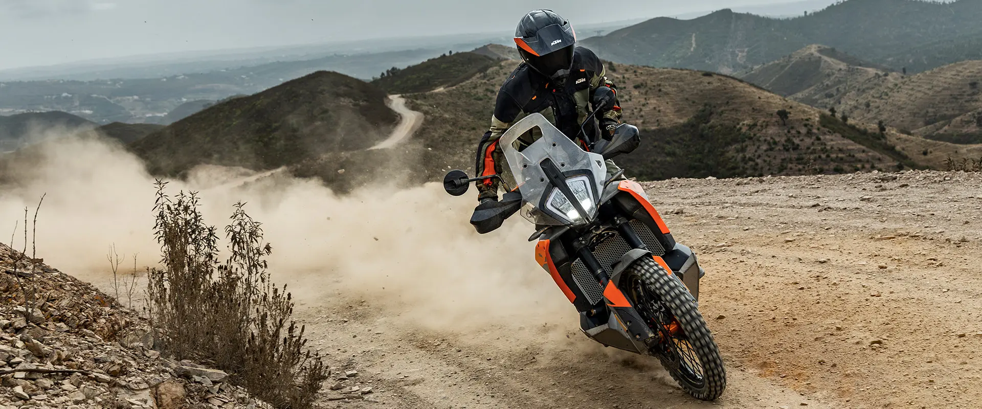 PHO STAGE KTM travel 790 adventure model page header SALL AEPI V1