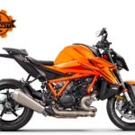 PHO BIKE 90 RE KTM naked bikes 1390 super duker 2025 studio image right side view SALL AEPI V1